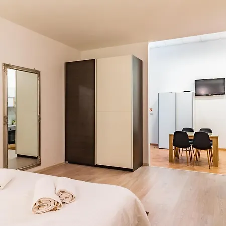 Apartment Vanilla Split